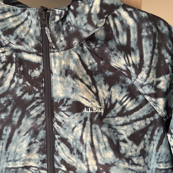 L.L. bean rain jacket - Picture 2 of 7